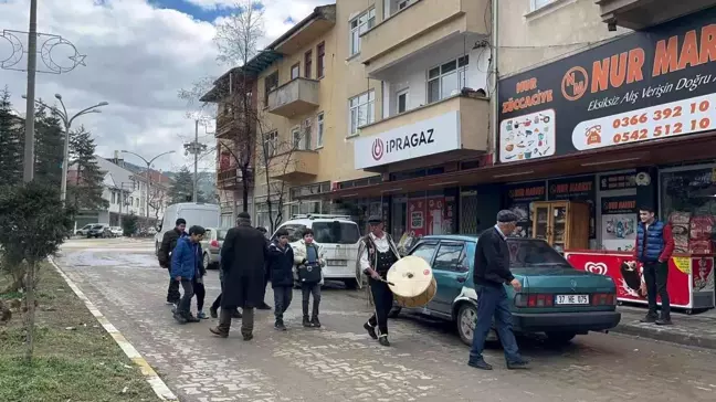 İhsangazi'de Çocuklar Ramazan'ı Geleneksel Manilerle Kutladı