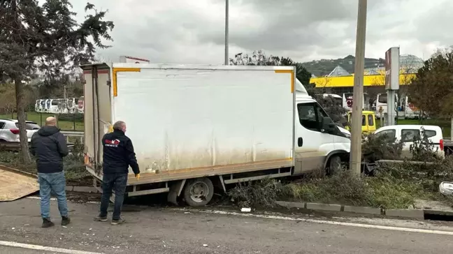 Samsun'da Tır ve Kamyonet Kazası: 1 Yaralı