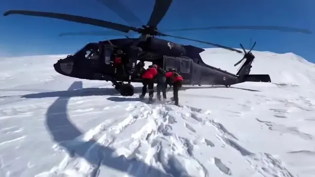 Erzurum'da Mahsur Kalan Vatandaş Askeri Helikopter ile Kurtarıldı