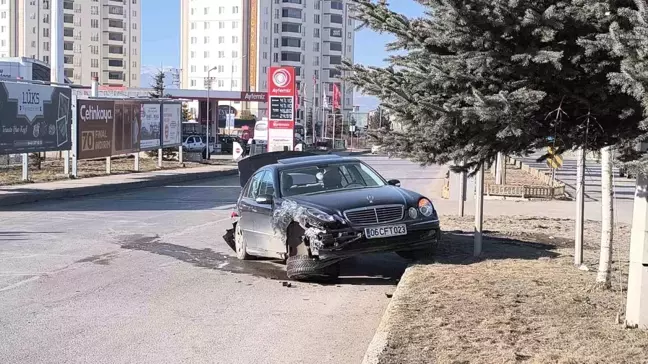 Erzurum'da Trafik Kazası: 2 Yaralı