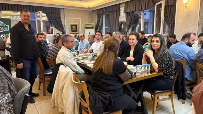 Sakarya'da İhlas Pazarlama ve Türkiye Gazetesi Çalışanları Ramazan İftarında Buluştu