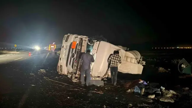 Nusaybin'de Kontrolden Çıkan Tır Devrildi: 1 Yaralı