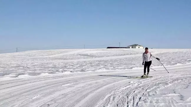 Ağrı'nın Kadın Sporcuları Kayaklı Koşuda Başarıyla Dikkat Çekiyor