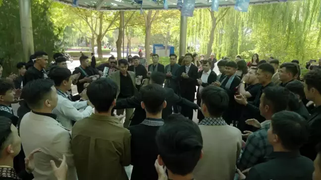 Xinjiang'da Bahar Neşesi