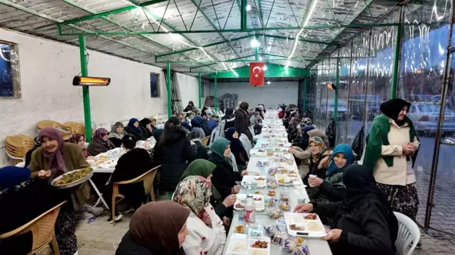 Kümbet Mahallesi'nde Geleneksel İftar Yemeği Geleneği Devam Ediyor