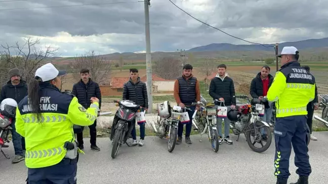 Bolvadin'de Motosiklet Sürücüleri İçin '1 Kural Bir Ömür' Eğitimi