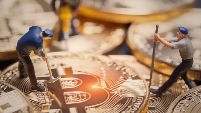 Hisseler çakıldı: Bitcoin madencisi bulut işini elden çıkarıyor