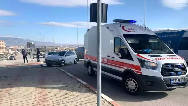 Karaman'da iki otomobil çarpıştı: 1 yaralı