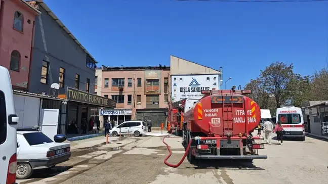 Bursa'da Mobilya İmalathanesinde Yangın Çıktı
