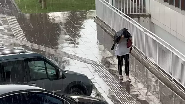 Edirne'de Sağanak Yağış Hayatı Olumsuz Etkiledi