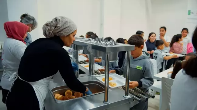 Eksun Gıda, Hatay'daki Öğrencilere 5 Ton Un Gönderdi