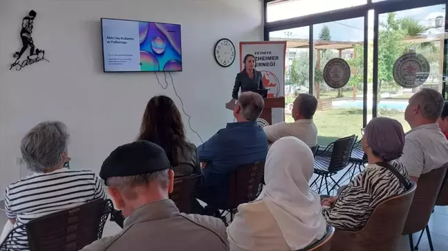 Fethiye'de Yaşlılar için Akılcı İlaç Kullanımı Semineri Düzenlendi