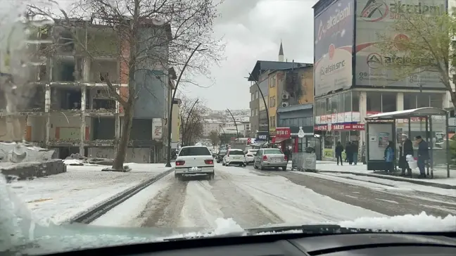 Kahramanmaraş ve Gaziantep'te Sağanak ve Dolu Hayatı Olumsuz Etkiledi