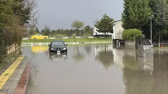 Kütahya'da Sağanak Yağış Hayatı Olumsuz Etkiledi