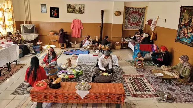 Samsun'da Lise Öğrencileri Geleneksel Kültürel Tanıtım Yarışması Düzenledi