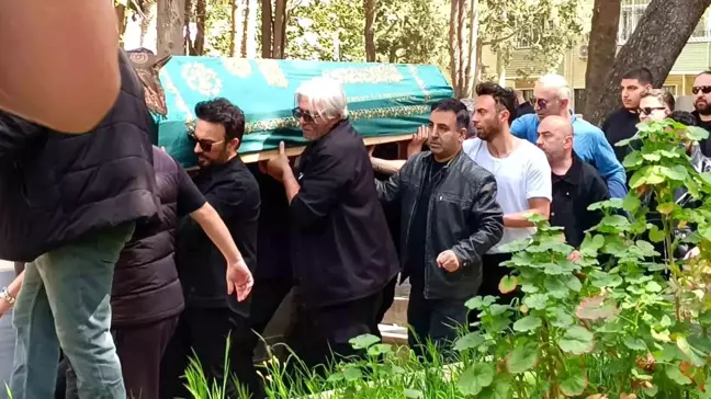 Tarkan'ın Acı Günü: Annesi Neşe Tevetoğlu Son Yolculuğuna Uğurlandı