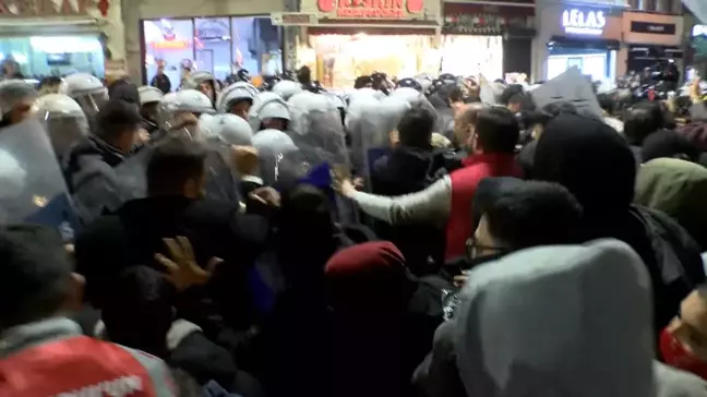 İstiklal Caddesi'nde Filistin Destek Gösterisi ve Polis Arbedesi