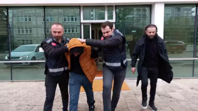 Boşanma Aşamasındaki Eşini Sokak Ortasında Öldüren Koca Tutuklandı