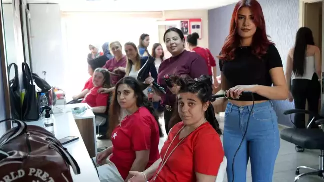 İzmir'de Zihinsel Engelli Çocuklara Özel 23 Nisan Kutlaması