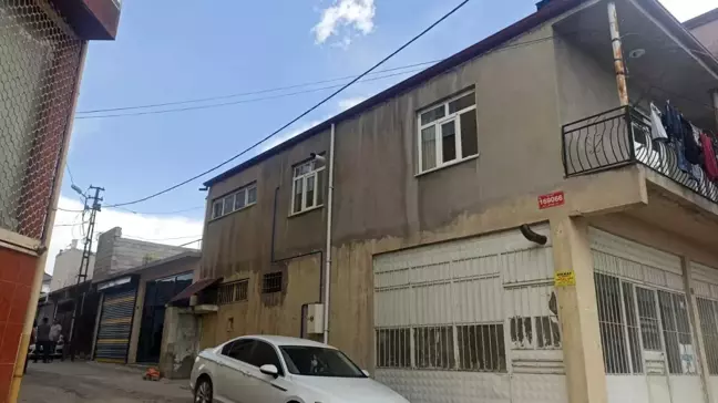 Yunak'ta Ev Taksiti İçin Biriktirilen Altın ve Para Çalındı