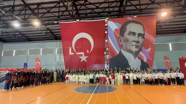 Tatvan'da 23 Nisan Ulusal Egemenlik ve Çocuk Bayramı Coşkuyla Kutlandı