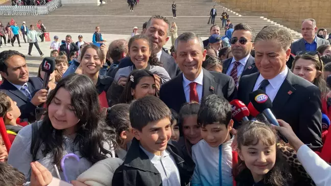 Özgür Özel: Anıtkabir'e Yürüyüşümüze İzin Verilmiyor