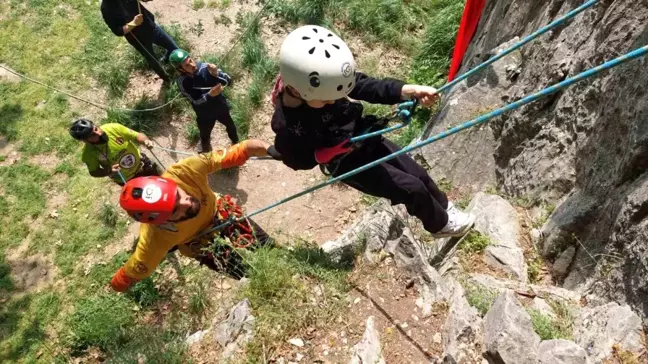 Bursa'da Minik Dağcılar 23 Nisan'ı Adrenalinle Kutladı