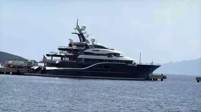 Bodrum'da Lüks Yat 'Solandge' Yakıt Fişeğiyle Göz Kamaştırdı