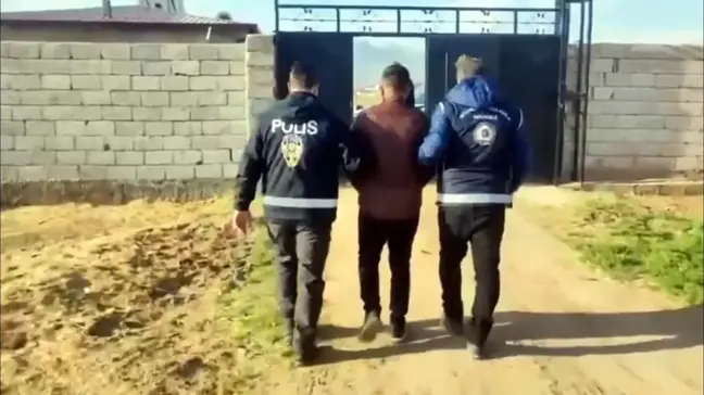Ağrı ve Muğla'da Göçmen Kaçakçılığı Operasyonları: 42 Organizatör ve 433 Düzensiz Göçmen Yakalandı