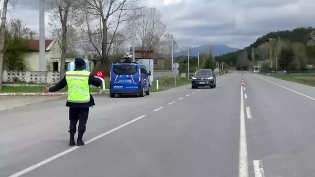 Bolu-Mudurnu Yolunda Trafik Denetimi: Hız Sınırını Aşanlara Cezai İşlem