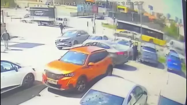 Ataşehir'de Motosiklet Yayaya Çarptı