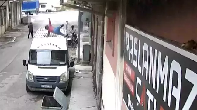 Balkondan Çöp Konteynerine Düşen Bebek Ağır Yaralandı