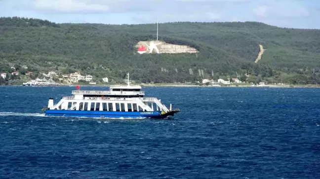 Çanakkale'de Fırtına Nedeniyle Feribot Seferleri İptal Edildi