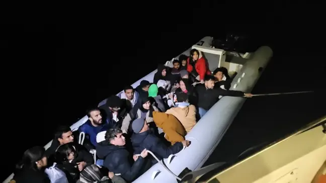 Didim'de 14 Düzensiz Göçmen Kurtarıldı, 1 Kaçakçı Yakalandı