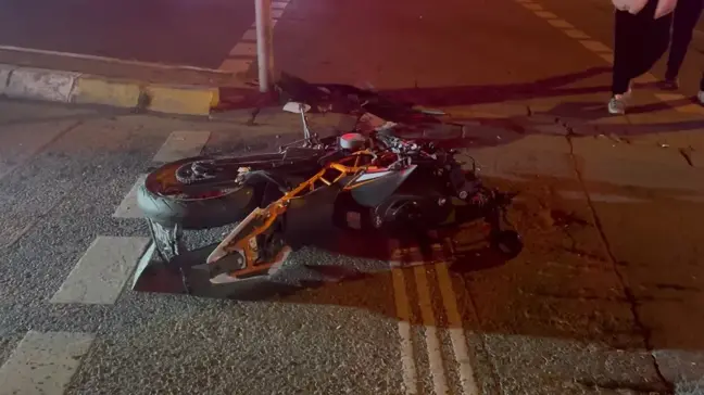 Sarıyer'de Motosiklet-Otomobil Çarpıştı: 2 Ağır Yaralı