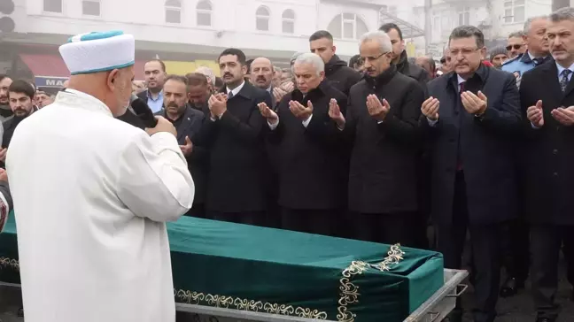 Bakan Uraloğlu, Hala Eşinin Cenaze Törenine Katıldı