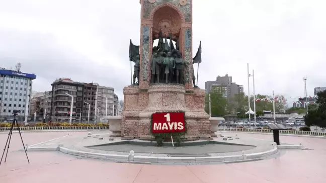 DİSK Üyeleri Taksim'de 1 Mayıs'ı Kutladı