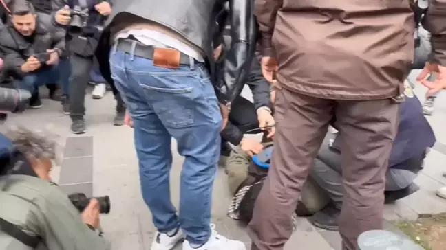 1 Mayıs'ta İzinsiz Yürüyüşte İlginç Olay: Gözaltına Alınan Eylemcinin Cebinden Makas Çıktı