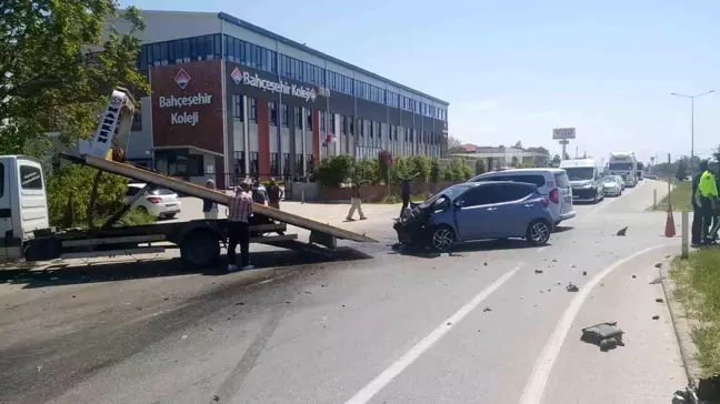 Kırklareli'nde Askeri Araç ile Otomobil Çarpıştı: 4 Yaralı