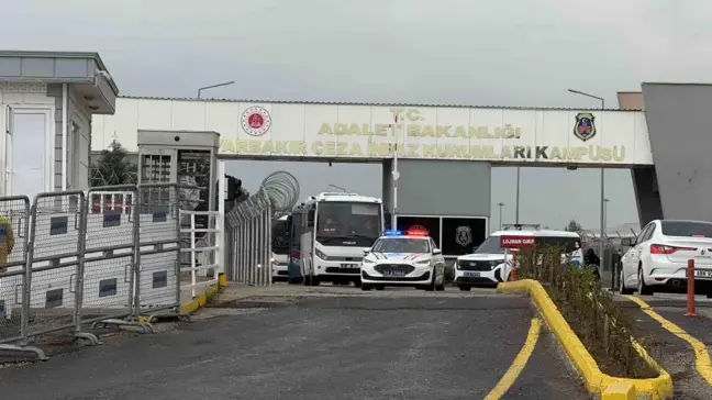 Diyarbakır'da 8 Yaşındaki Narin Güran'ın Cinayeti Davasında 12 Sanık Hakim Karşısında
