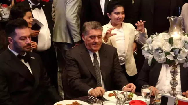 Beşiktaş Kulübü Başkanı Adalı, Malatya'daki Yardım Gecesine Katıldı