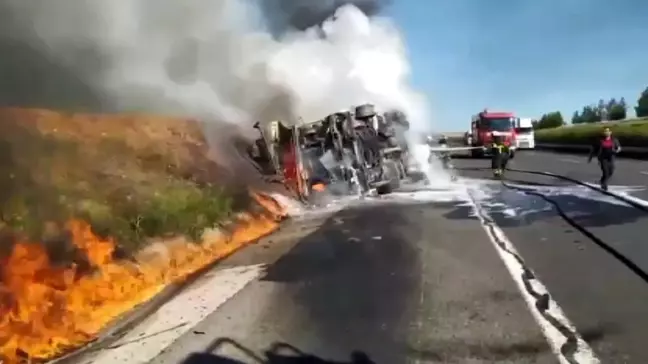 Şanlıurfa'da Yakıt Tankeri Kaza Yaptı, Alev Topuna Döndü