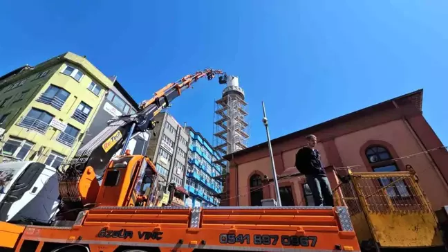 Zonguldak'ta Tarihi Yeni Camii'nin Minaresi Yıkılıyor