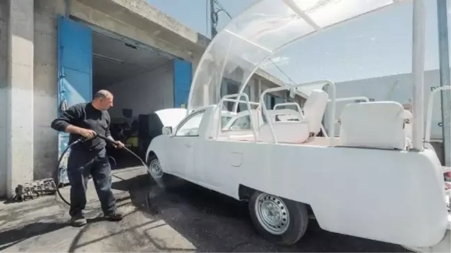 Papa Franciscus'un Arabası Gazze'deki Çocuklar İçin Mobil Sağlık Kliniğine Dönüştürülecek