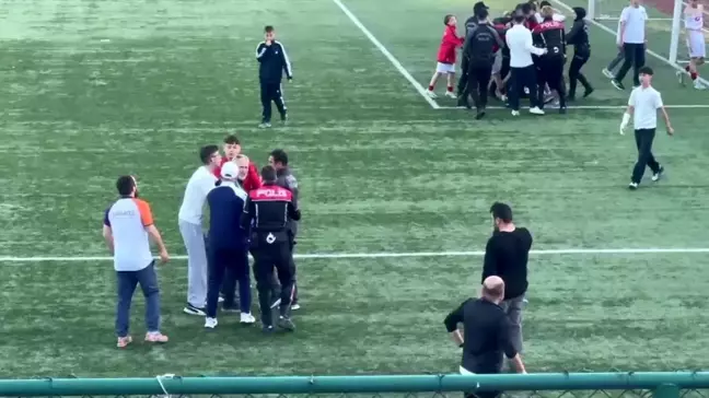 Karabük'te U-15 Futbol Ligi Finalinde Gergin Anlar