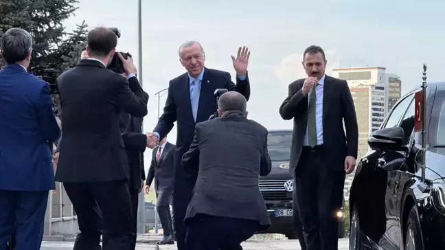 Erdoğan, Bahçeli'yi Konutunda Ziyaret Etti