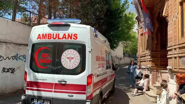 Tekirdağ'da Başbaşıboş Köpek Saldırısı: Bir Kadın Yaralandı
