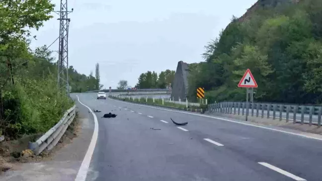 Zonguldak'ta Tırın Lastiği Patladı