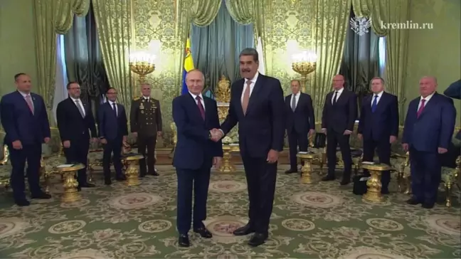 Putin ve Maduro, Kremlin'de Bir Araya Geldi