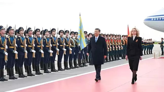 Şi Cinping Moskova'ya Resmi Ziyarette Bulundu